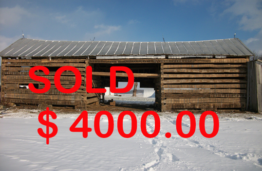 Double Pen log cabin with log center wall Double Pen Cabin with log center wall.